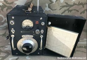 BC-909-D BC-909-D  Frequenzimetro ad assorbimento per la calibrazione di apparati radio  Frequenza operativa da 150 a 234 Mhz Accessori per apparati radio Militari