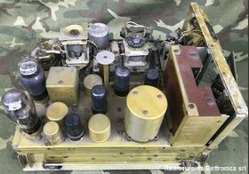 AN/ARC-3 AN/ARC-3  Stazione radio aeronautica, VHF 150-156 Mhz composta da:  Trasmettitore T-67/ARC-3  Ricevitore R-77/ARC-3  Alimentatore 28 Volt J-68/ARC-3 Apparati radio