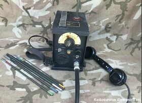 BC-222 BC-222  Ricetrasmettitore spalleggiabile del 1941 WW2  Frequenza operativa da 27,7 - 52,2  Mhz in AM Apparati radio