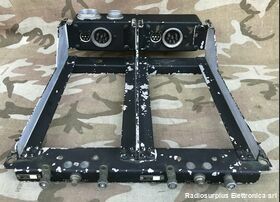 MT-71/ARC-5 MT-71/ARC-5  Supporto a dopppio scomparto per il montaggio di due trasmettitori radio aeronautici della serie AN/ARC-5. Accessori per apparati radio Militari