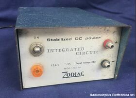ZODIAC 1203 ZODIAC mod. 1203  Alimentatore CB da banca vintage  Ingresso 220 volt Uscita 12,6 Volt 3 A Alimentatori