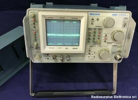 TEK 496P Spectrum Analyzer  TEKTRONIX 496P Strumenti