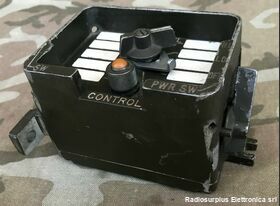 C-2742/VRC Control Frequency Selector C-2742/VRC Unità di controllo remoto per apparato radio RT-246/VRC Accessori per apparati radio Militari