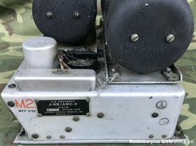 AN/ARC-3 AN/ARC-3  Stazione radio aeronautica, VHF 150-156 Mhz composta da:  Trasmettitore T-67/ARC-3  Ricevitore R-77/ARC-3  Alimentatore 28 Volt J-68/ARC-3 Apparati radio