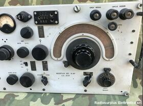 R.107 da rev Reception Set (da revisionare) R.107 Ricevitore AM/CW a copertura continua da 1,2 - 17,5 Mhz in tre bande. Apparati radio