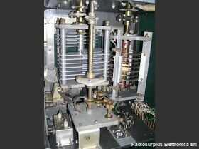  AccordatoreR-137 Accordatore di antenna di alta potenza HF/VHF R-137 Accordatori di antenna