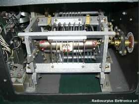  AccordatoreR-137 Accordatore di antenna di alta potenza HF/VHF R-137 Accordatori di antenna