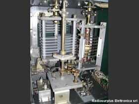  AccordatoreR-137 Accordatore di antenna di alta potenza HF/VHF R-137 Accordatori di antenna