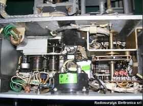  AccordatoreR-137 Accordatore di antenna di alta potenza HF/VHF R-137 Accordatori di antenna