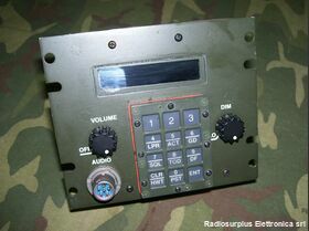  C-11165/TRC-1 Comando a distanza C-11165/TRC-176 Apparati radio