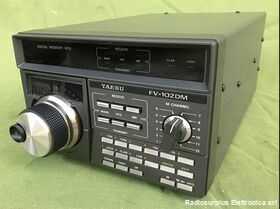 FV-102DM Digital Memory VFO YAESU FV-102DM Apparati radio civili
