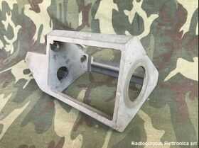 MP-68 Staffa per antenna AB15 + BX33 MP-68 Apparati radio militari