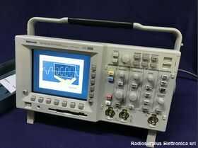  TEKTRONIX TDS 3012B Two Channel Color Digital Phosphor Oscilloscope  TEKTRONIX TDS 3012B Strumenti