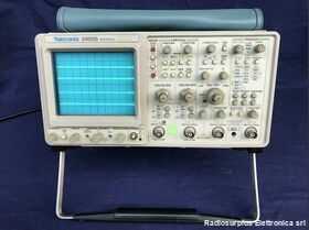 Oscilloscope TEKTRONIX 2465B  Oscilloscope  TEKTRONIX 2465B Strumenti