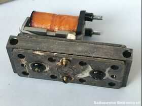  951/700/23 Relè RF da c.s.  951/700/23 Accessori per strumentazione