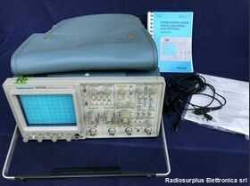 TEKTRONIX 2445B Oscilloscope TEKTRONIX 2445B Strumenti