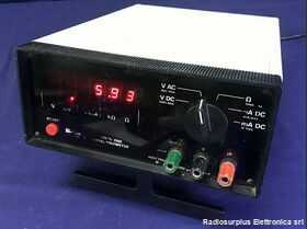 SOLARTRON 7050 Digital Voltmeter  SOLARTRON 7050  Multimetro da banco automatico Strumenti