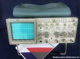 TEKTRONIX 2232 Digital Storage Oscilloscope  TEKTRONIX 2232 Strumenti