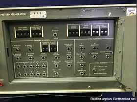 VII Signal Source 1208A Selectable Rate TV Test Pattern Generator   VII Signal Source 1208A Strumenti