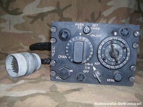 BoxUHF Controllo aeronautico ricetrasmettitore Collins UHF Test Set Aeronautici - Accessori da collezione