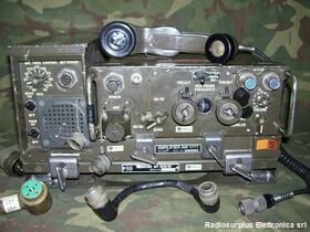 PRC-77 Ricetrasmettitore veicolare AN/PRC-77 (RT-841) Apparati radio militari