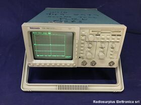 TDS 360 Digital Real-Time Oscilloscope  TEKTRONIX TDS 360  Oscilloscopio digitale 2 canali Strumenti