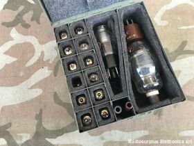 BX-53-C Cassetta valvole ricambio  BX-53-C  Contiene valvole di ricambio e lampade  per stazione radio GRC-9 Accessori per apparati radio Militari