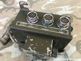 C.T.T./7 Scatola di Derivazione mod. C.T.T./7 Scatola di derivazione per collegamento di tre apparati radio AN/PRC9 Vhf/ AN/ARC-27 Uhf/ R287 HF Accessori per apparati radio Militari