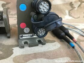  A/VHF-NKA 80K Cavo Adattatore Audio con Supporto  A/VHF-NKA 80K  Utilizzato con apparati radio SEM 70,80,90,93 Accessori per apparati radio Militari