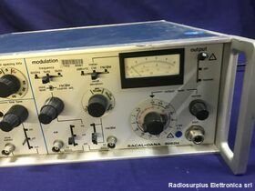 RACAL 9082H RACAL - DANA 9082H  Generatore di segnale sintetizzato in AM e FM da 1,5 a 520 Mhz Strumenti