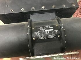 PU-92A/U tipo 12137-1-A PU-92A/U tipo 12137-1-A  Inverter aeronautico 400 Hz  Ingresso 25-30 Volt 20A  Uscita 115 Volt,  1,25A,   frequenza 400 Hz Apparati radio