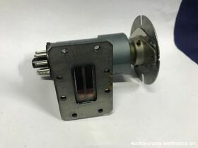 YK 1020 YK 1020  Klystron refex a bassa potenza  150 mWatt da 7,1 a 8,1 Ghz Valvole