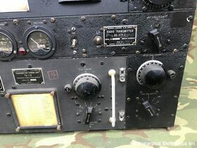 BC-375-E BC-375-E  Trasmettitore simile al BC-191 ma per uso aeronautico  Completo di cassetto sintonia TU-7-B per la gamma 4500 - 6200 Khz Apparati radio