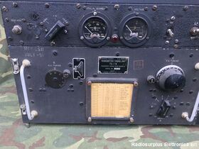 BC-375-E BC-375-E  Trasmettitore simile al BC-191 ma per uso aeronautico  Completo di cassetto sintonia TU-7-B per la gamma 4500 - 6200 Khz Apparati radio