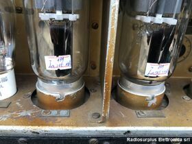 BC-375-E BC-375-E  Trasmettitore simile al BC-191 ma per uso aeronautico  Completo di cassetto sintonia TU-7-B per la gamma 4500 - 6200 Khz Apparati radio