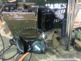 A510 WIRELESS Station A510 Ricetrasmettitore dell'esercito Australiano Gamma operativa da 2 a 10 Mhz in due bande, modulazione AM-CW Apparati radio
