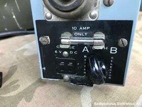  ZA/CAN 7166/I  Alimentatore a vibratore e carica batterie originale per stazione radio WS-58 Accessori per apparati radio Militari