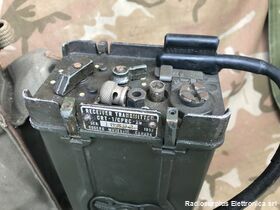 CRT-1/CPRC-26 CRT-1/CPRC-26  Ricetrasmettitore in FM da 47 a 55,4 Mhz. Apparati radio