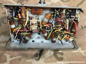 W.S.68P  WIRELESS SET NO.68P  Ricetrasmettitore spalleggiabile del 1942 Inglese  Frequenza operativa da 1,75 - 2,9 Mhz in AM e CW Apparati radio