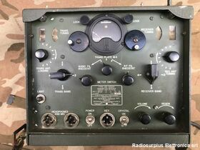 TBY-2 TBY-2 type CRI-43007  Ricetrasmettitore spalleggiabile del 1941 WW2  Frequenza operativa da 28 - 80  Mhz in AM Apparati radio