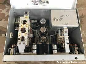 TBY-2 TBY-2 type CRI-43007  Ricetrasmettitore spalleggiabile del 1941 WW2  Frequenza operativa da 28 - 80  Mhz in AM Apparati radio