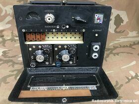 ER-69-A STTA ER-69-A  Ricetrasmettitore Aeronautico WWII  12 canali in banda UHF 225-400 Mhz Apparati radio