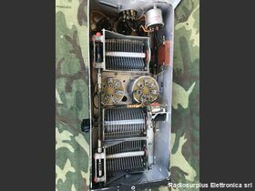 T-18/ARC-5 T-18/ARC-5  Trasmettitore serie Command Set  Doppia antenna, sintonia da 2,1 - 3 Mhz Apparati radio