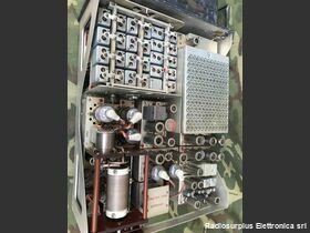 COLLINS 618S-1A COLLINS 618S-1A  Ricetrasmettitore aeronautico in HF  da 2 a 25 Mhz in AM/CW Apparati radio