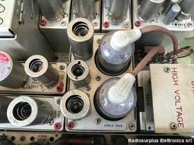 COLLINS 618S-1A COLLINS 618S-1A  Ricetrasmettitore aeronautico in HF  da 2 a 25 Mhz in AM/CW Apparati radio