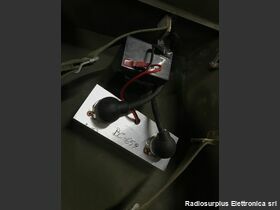 BC-659 + C7-79-B BC-659 + C7-79-B  Ricetrasmettitore due canali quarzati da 20 a 27,9 Mhz  Completo contenitore batterie per uso portatile Apparati radio
