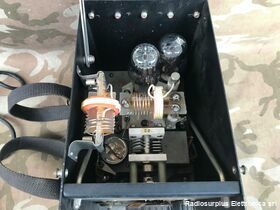 BC-222 BC-222  Ricetrasmettitore spalleggiabile del 1941 WW2  Frequenza operativa da 27,7 - 52,2  Mhz in AM Apparati radio