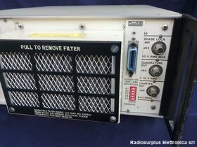 FLUKE 5200A Programmable AC Calibrator  FLUKE 5200A  Generatore di tensioni alternata di altissima precisione Strumenti