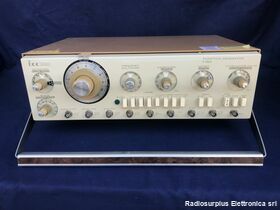 IEC F55A IEC F55A  Generatore di funzioni con sweep  da 0.0003 Hz a 11 Mhz Strumenti