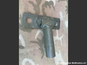 MP-19 MP-19  Base per palo da mm 34 con snodo Accessori per apparati radio Militari